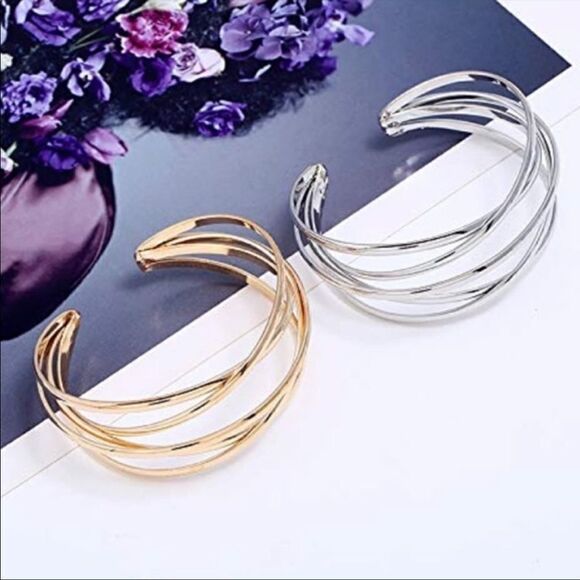 Elegant Gold Open Cuff Bracelet - Picture 5 of 10